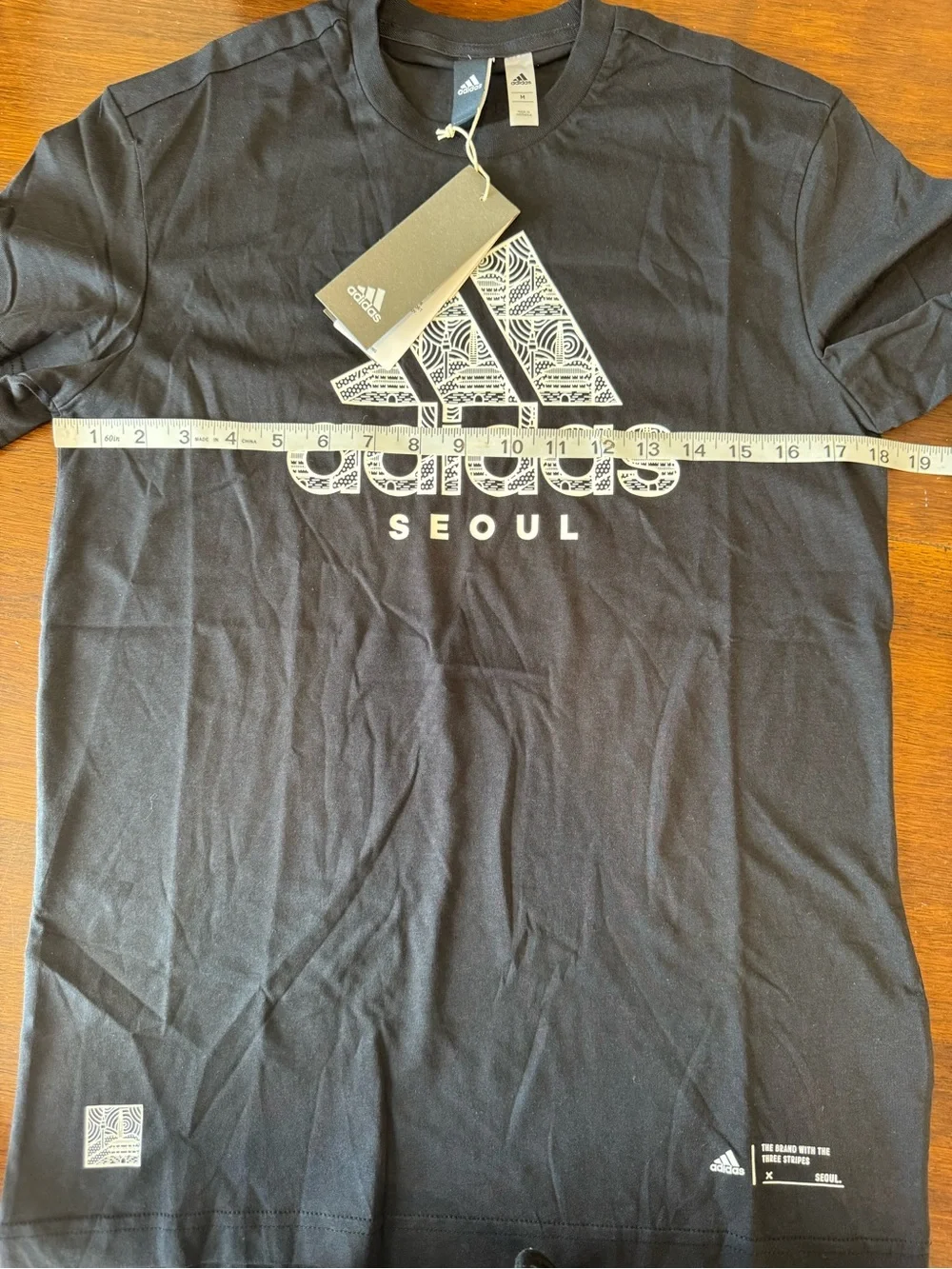 adidas Men’s Seoul Black Logo Graphic Tee Shirt Size M 2016 NWT